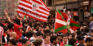 Calle Licenciado Poza en un día de partido