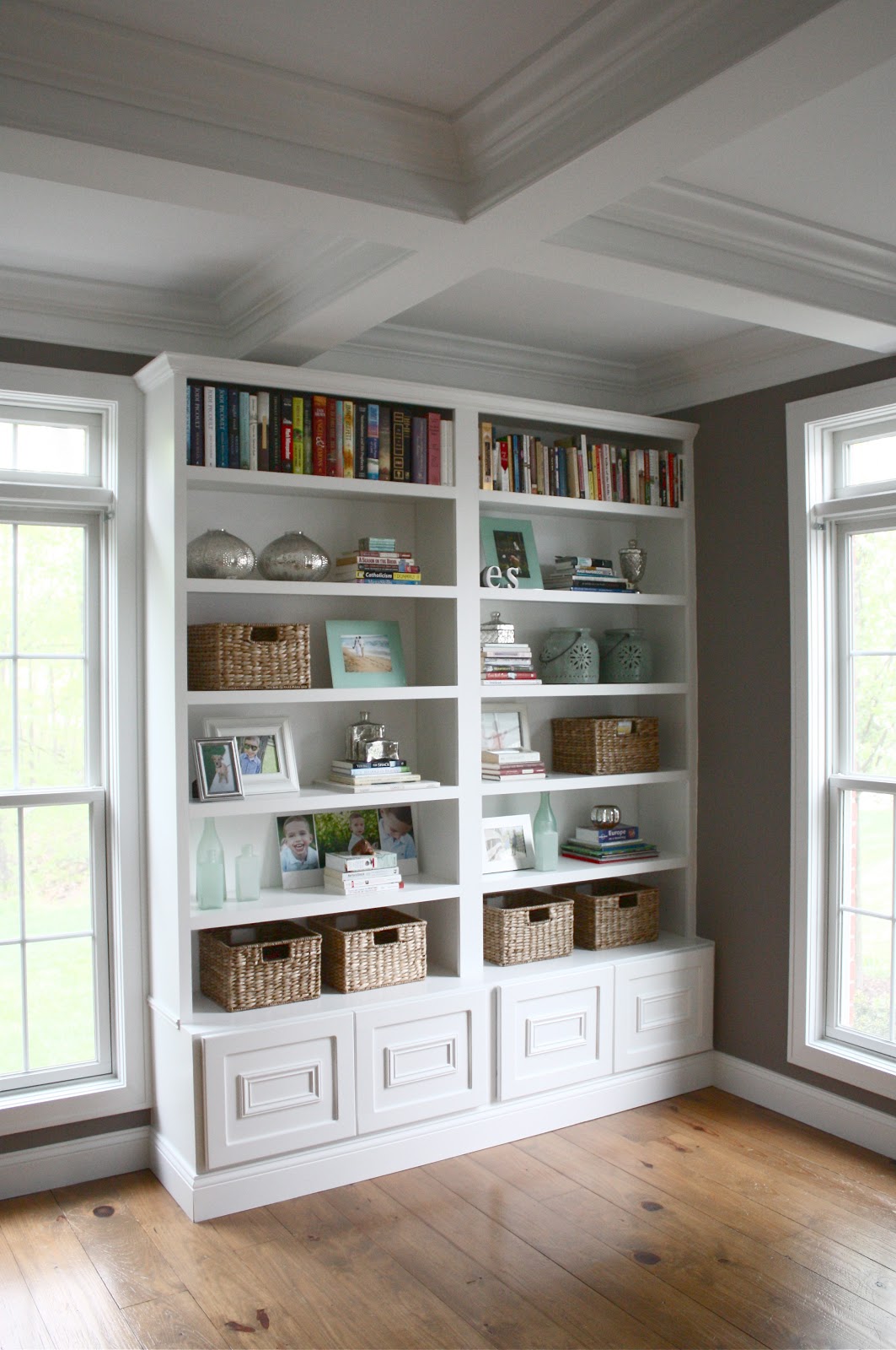 The Yellow Cape Cod Four Simple Steps To a Great Bookcase Display