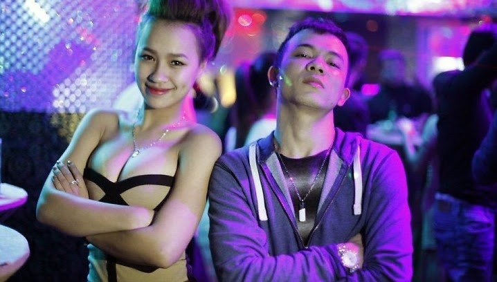 Khám phá đàn ông qua bộ ngực vợ