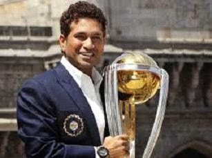 Sachin Tendulkar with the World Cup Trophy