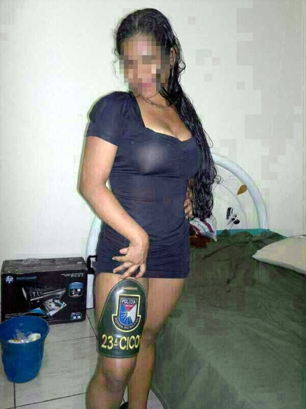 POLÍCIA INVESTIGA FOTOS DE MULHERES SEMINUAS COM ACESSÓRIOS POLICIAIS