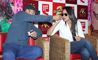 Salman Khan & Sonakshi at Cafe Coffee day 