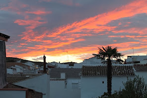 Olas de fuego en el cielo.