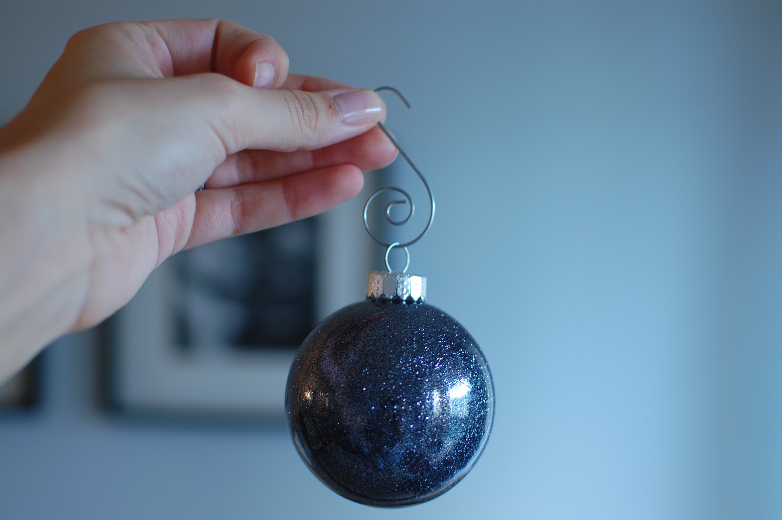 M and V Life So Far: do it yourself. glass Christmas tree ornaments.