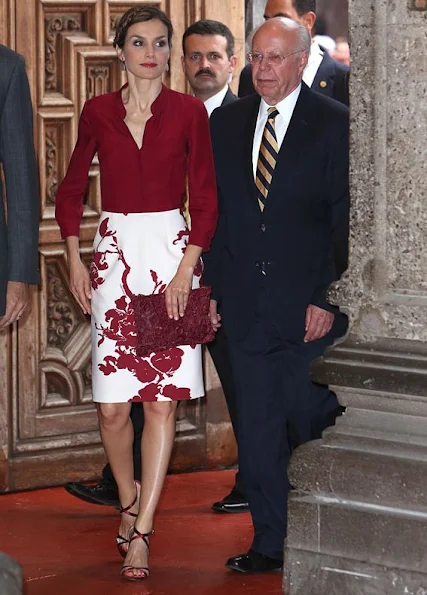  King Felipe VI of Spain and Queen Letizia, Rector of University of Salamanca Daniel Hernandez Ruiperez, Rector of UNAM Jose Narro and Director of Cervantes Institute Victor Garcia