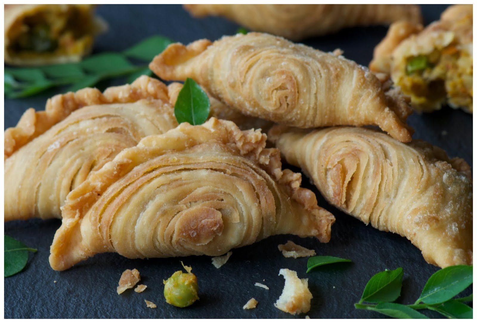 Indonesian Medan Food Spiral Curry Puff / Kari Pap Pusing / Kari Pok