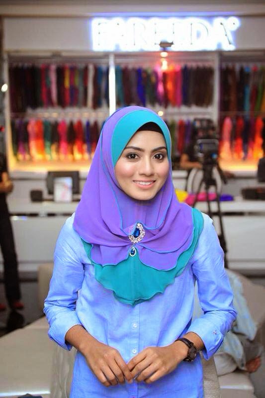 Gambar terkini fesyen tudung Mawar Abdul Karim paling menakjubkan - Berita Terkini