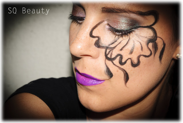 Maquillaje fantasía con eyeliner, pigmentos, flor, rosa, Fantasy makeup with eyeliner, pigments, flower, pink, Silvia Quirós