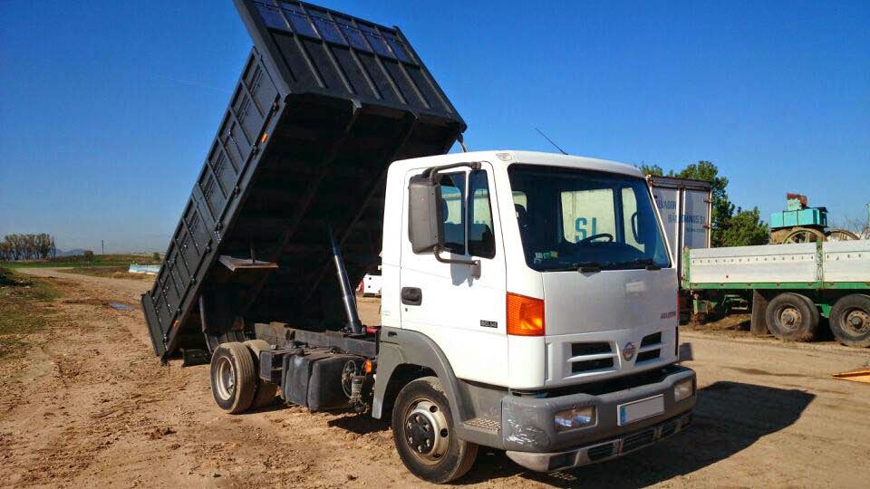 CAMION BASCULANTE  NISSAN ATLEON  80.14