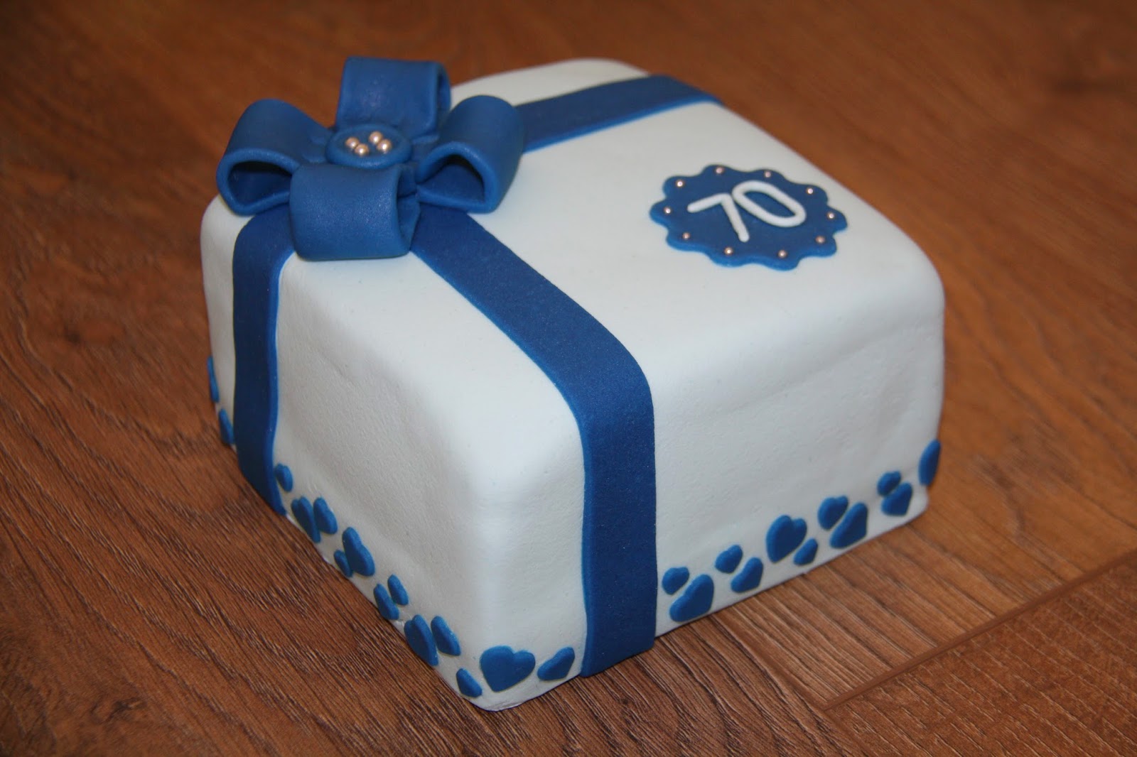 Karin's Taarten: 70-jaar cadeau-taartje