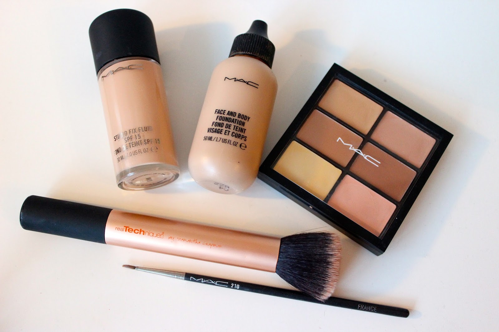 4 Benefits of wearing makeup everyday