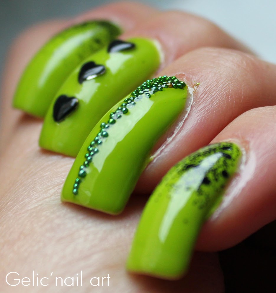 Gelic' nail art: Nail art in black and green