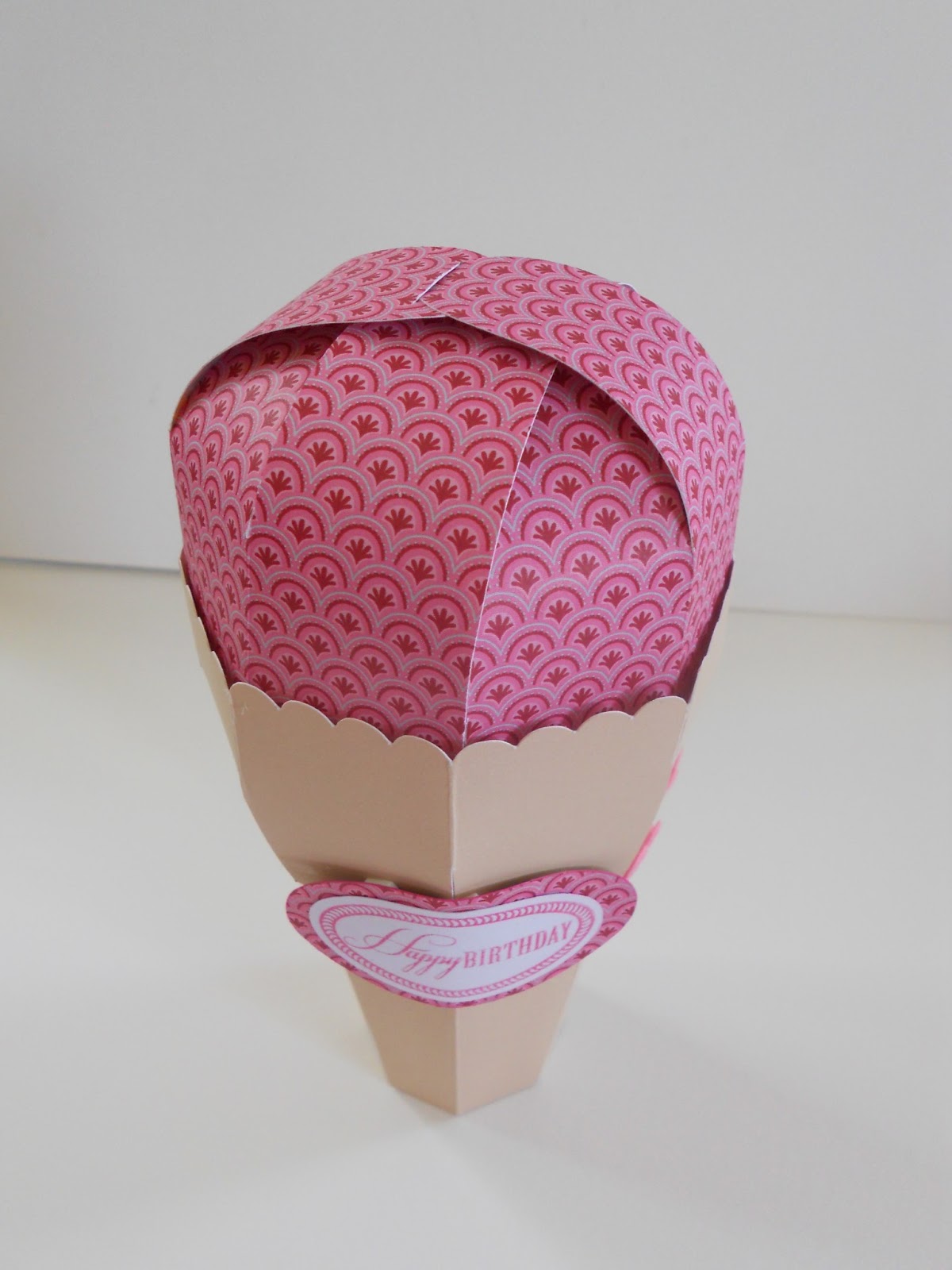 DB Crafty Treasures Ice Cream Cone treat box