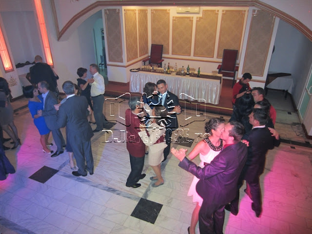 Petrecere de cununie cu DJlaPetrecere.ro - Casa de cultura a studentilor - 0768788228 Petrecere de cununie cu DJlaPetrecere.ro - Casa de cultura a studentilor - 0768788228