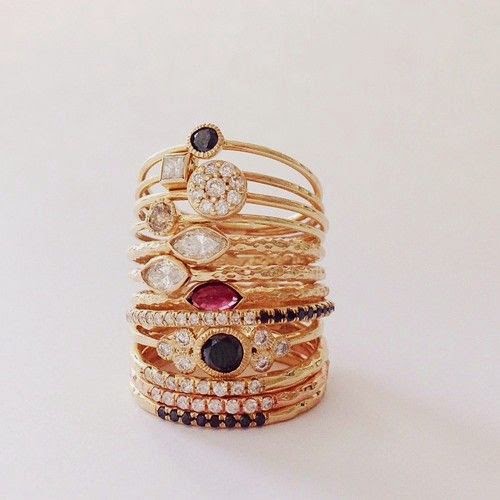 V A L E J E W E L R Y DELICATE RING STACK