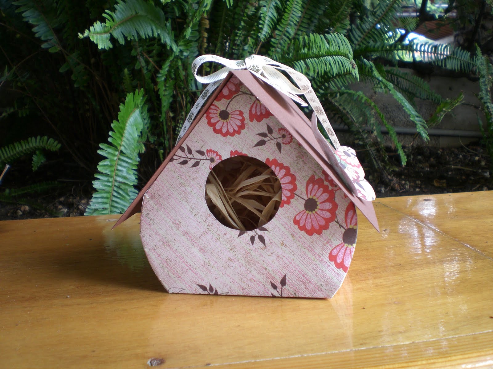 Total Crafting Paper Bird House