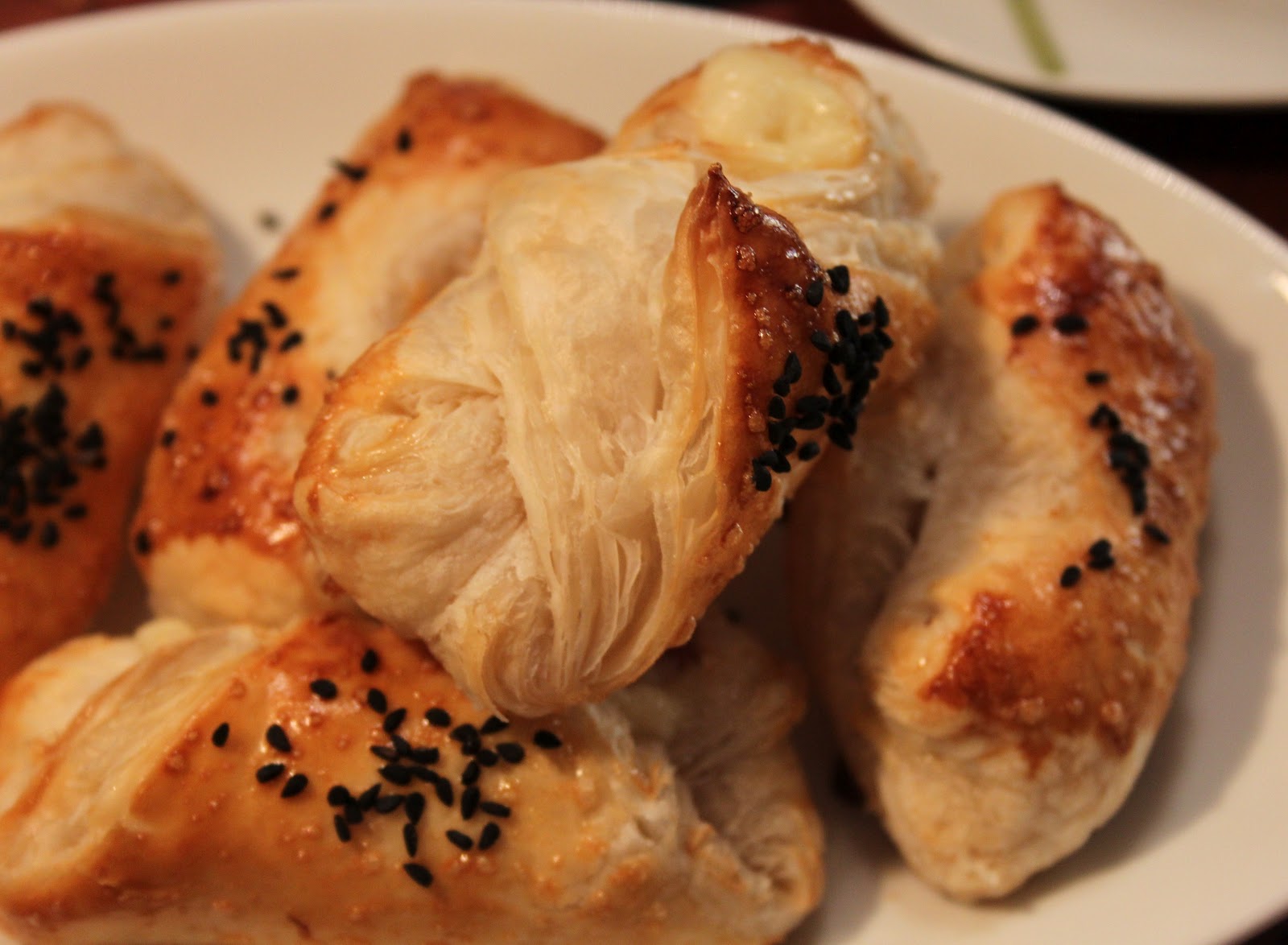 Esen�den Bir Tutam Baharat SOSİSLİ BÖREK