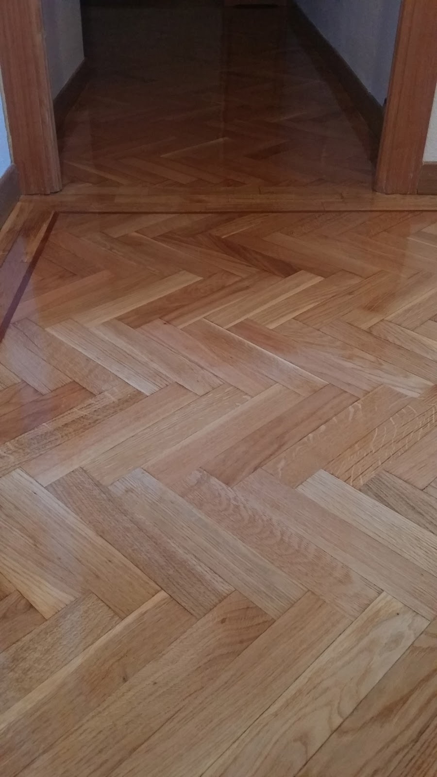 Barnizado y lijado de suelos de madera | CARPINTERO GRANADA