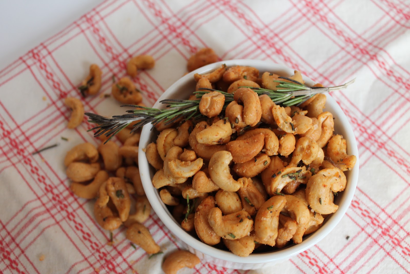 Rosemary Cashew Bar Nuts