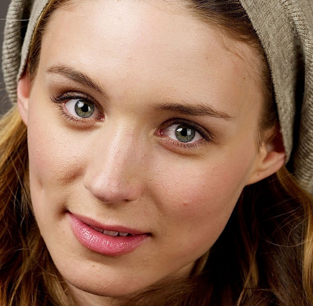 Noomi Repace & Rooney Mara (Ladies With Dragon Tattoos) 113 Rooney Mara 039