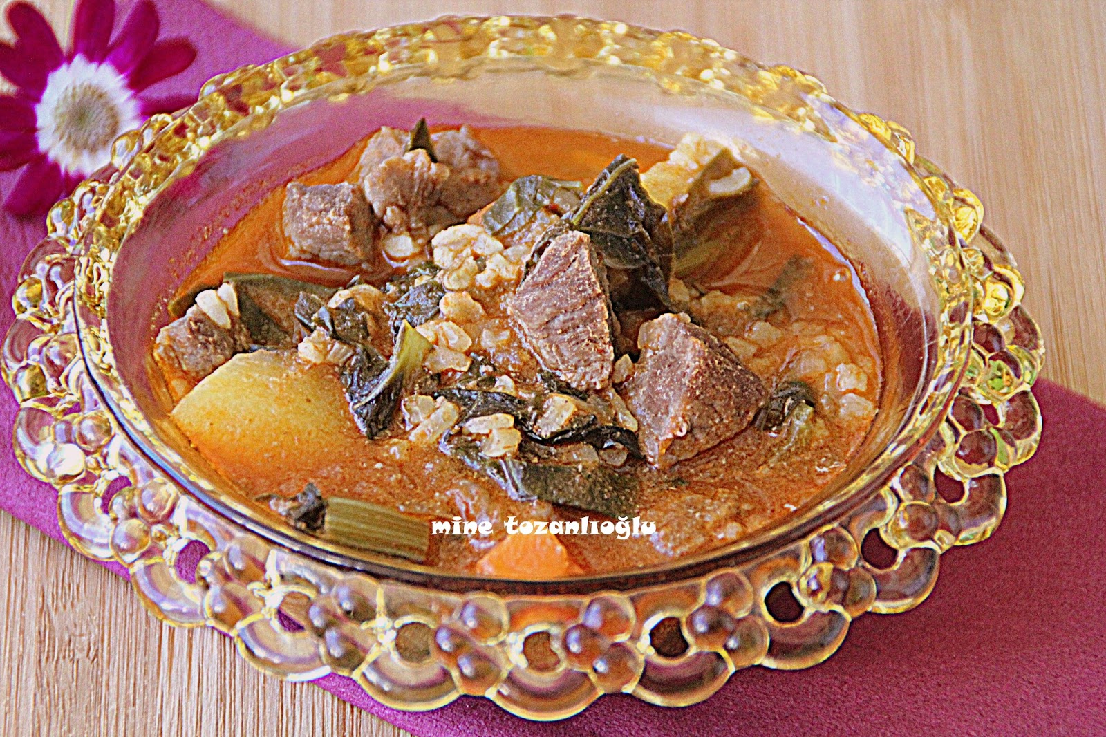 MİNE TOZANLIOĞLU Anasonlu Parça Etli Sebze Çorbası