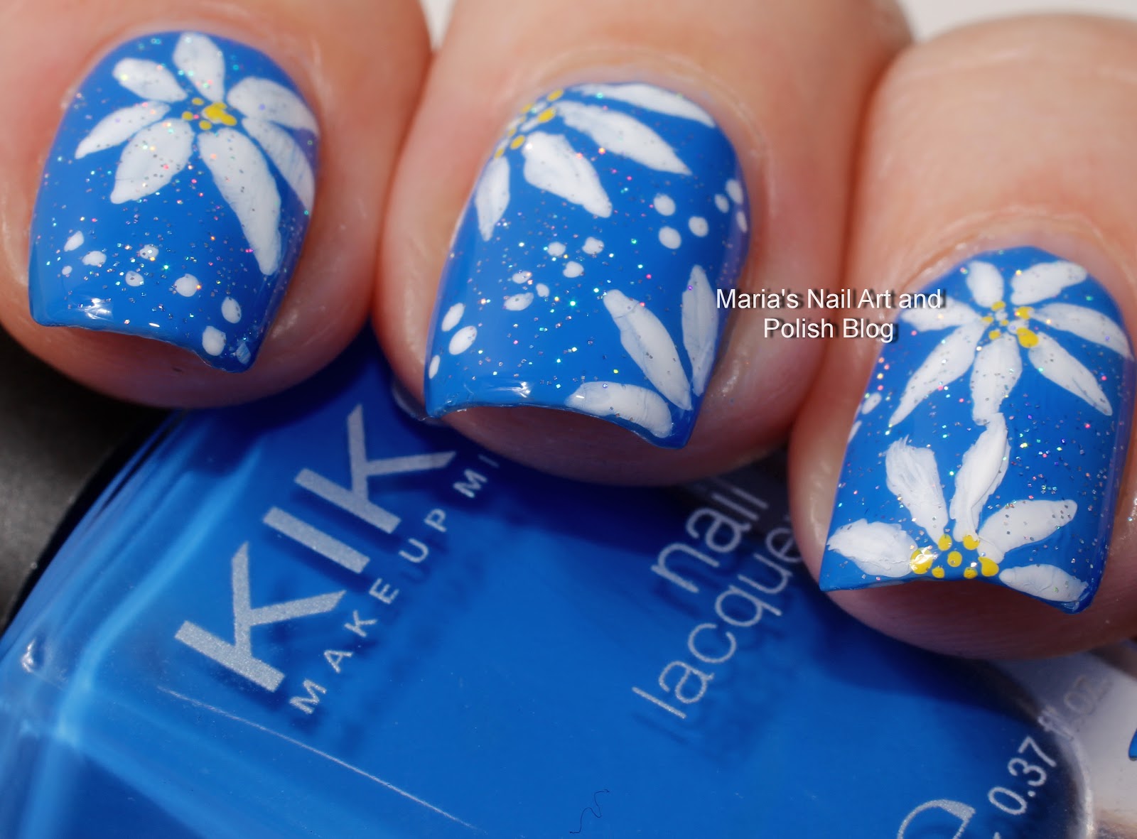 Marias Nail Art and Polish Blog Daisy nail art on blue