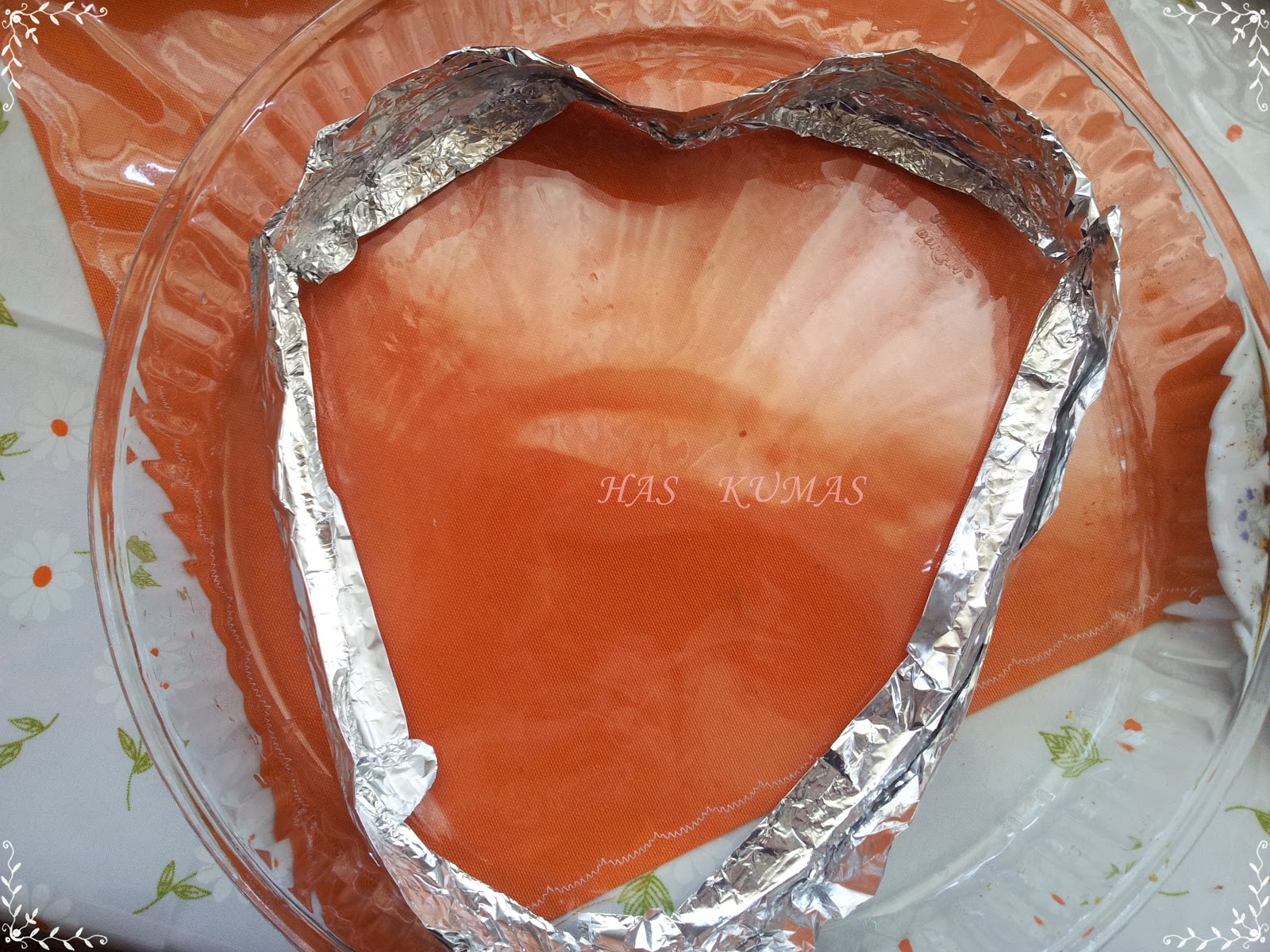 yuvarlak pastadan kalp yapma