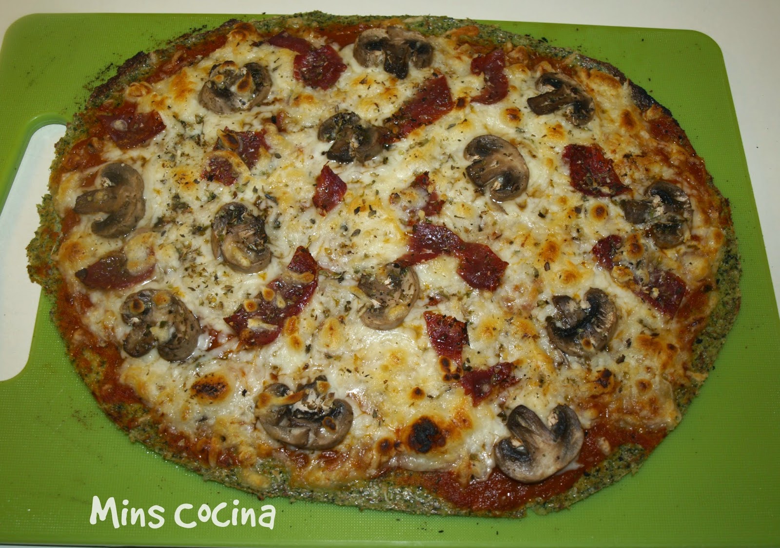 Pizza De Jamón Y Champiñones - Masa De Brócoli Aún Más Fina!