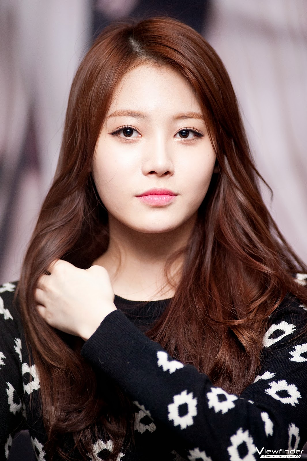 Is Yura prettier with bangs or without ? Random OneHallyu