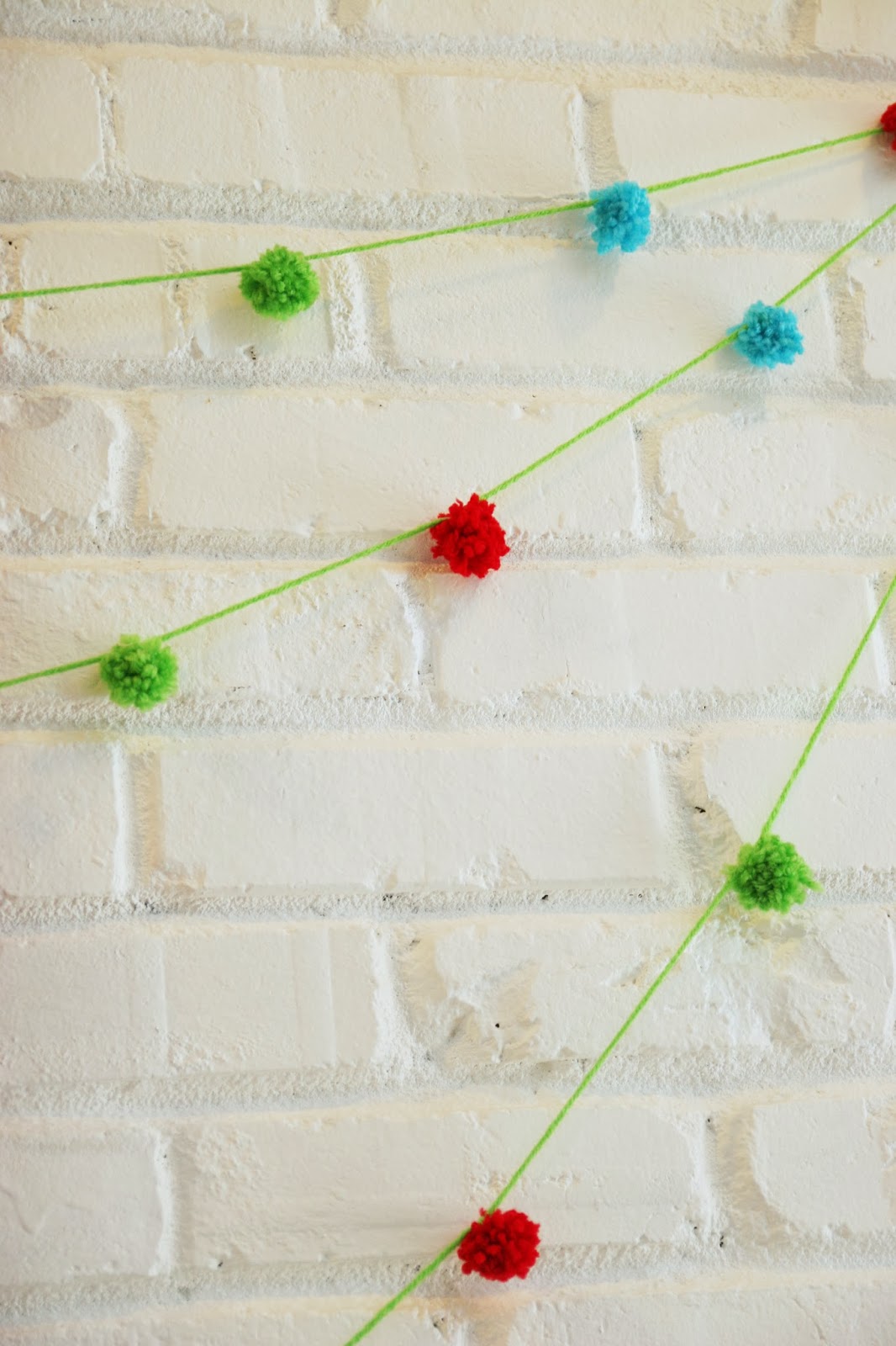 TUTORIAL DIY Pom Pom Garland Homemade Ginger