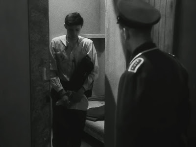 A Man Escaped /  Un condamné à mort s'est échappé ou Le vent souffle où il veut (1956)