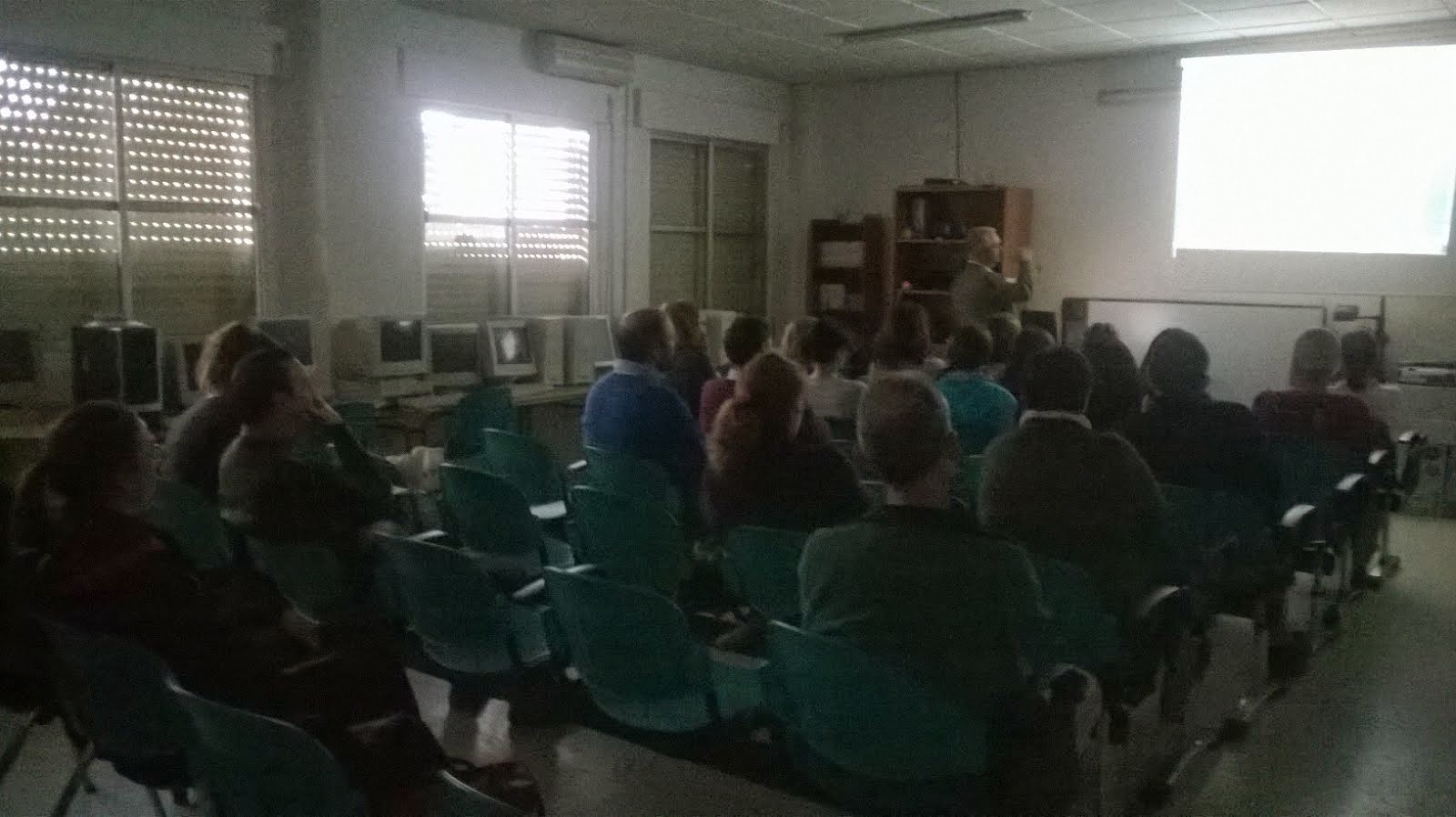 FORMACIÓN: Charla del médico al Claustro de profesores