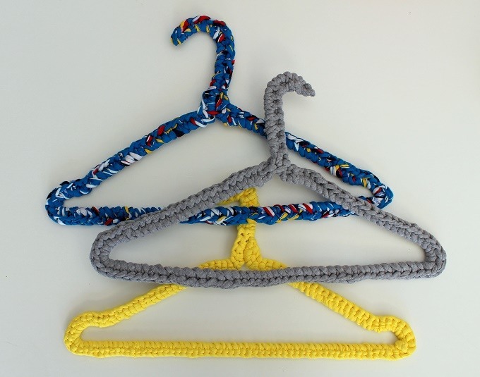 How to recycle a wire coat hanger with crochet, a simple diy tutorial ⋆