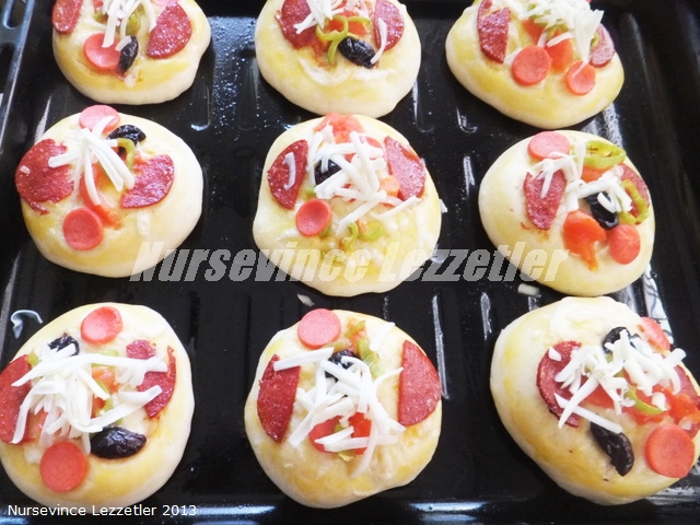 Mini Pizza Nasıl Yapılır Yemek Tarifleri