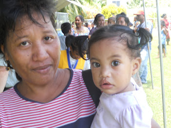 Marsallese Mother and daughter