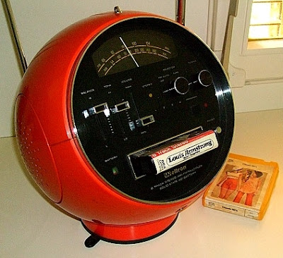 Weltron 2001 Space Ball Radio