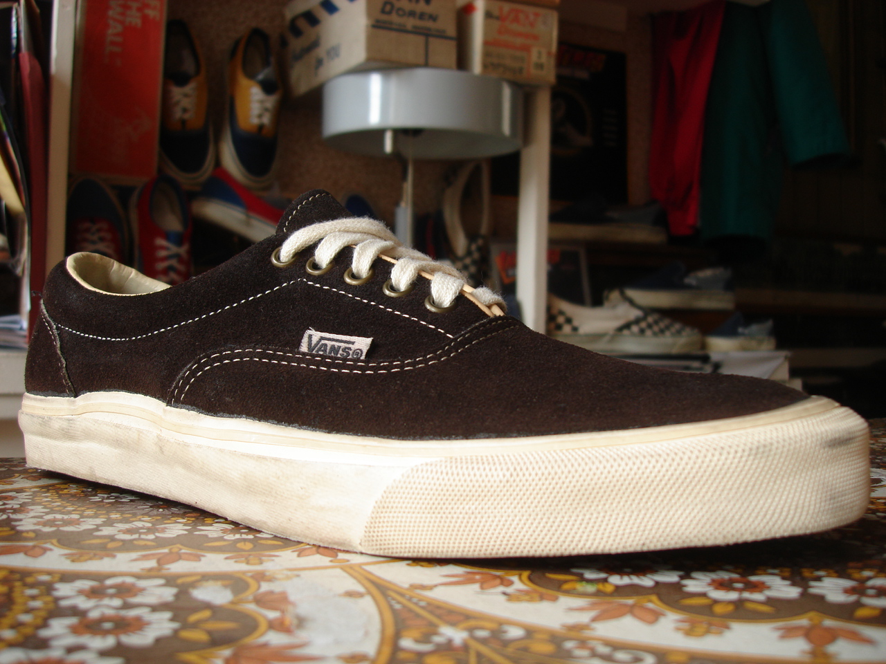 vans era espresso
