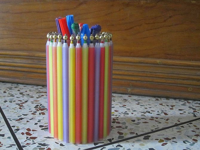 How to Make a Pen Holder Using Old Pens Just for Fun