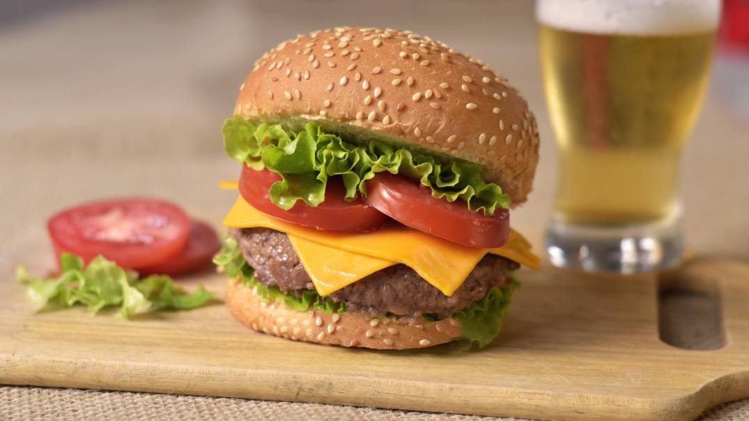 martes, 28 de mayo de 2019 Día Internacional de la hamburguesa: verdades y mitos