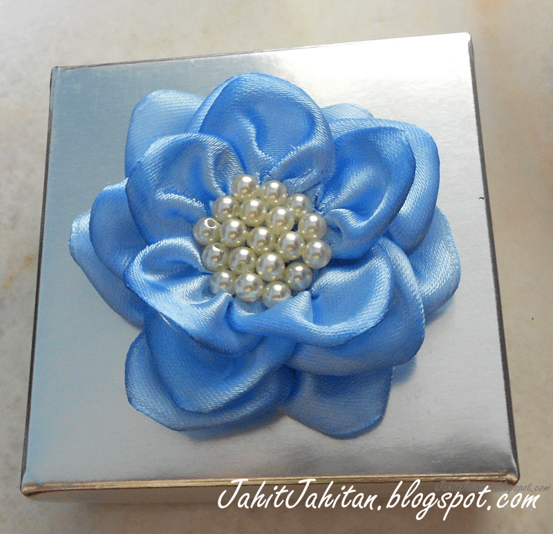 My Sewing Satin Ribbon Brooch with Decorative Beads