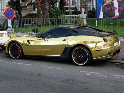 Mobil Mewah Ferrari Yang Berlapis Emas