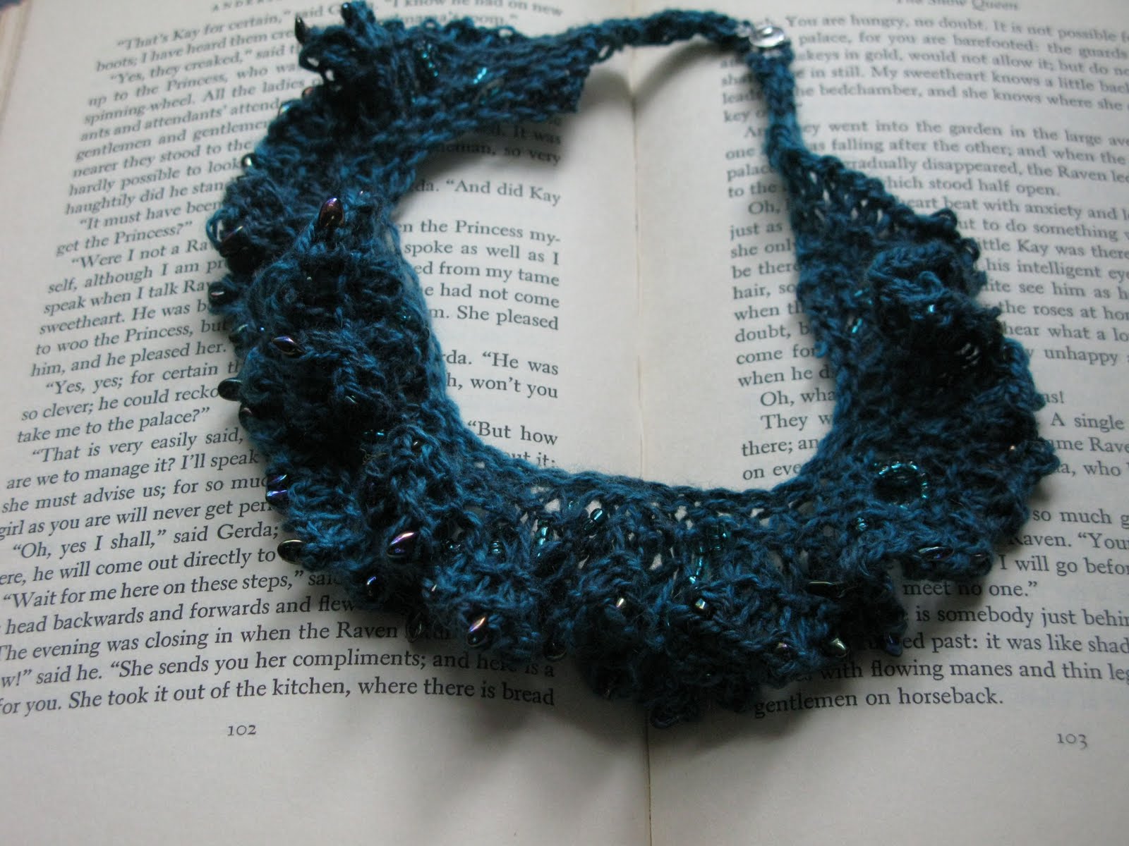 Sew Nancy cashmere and silk knit necklace