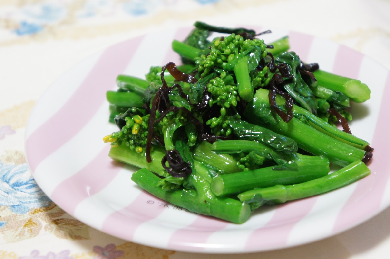 きょうは 野菜の日 オータムポエムの塩コンブ和え