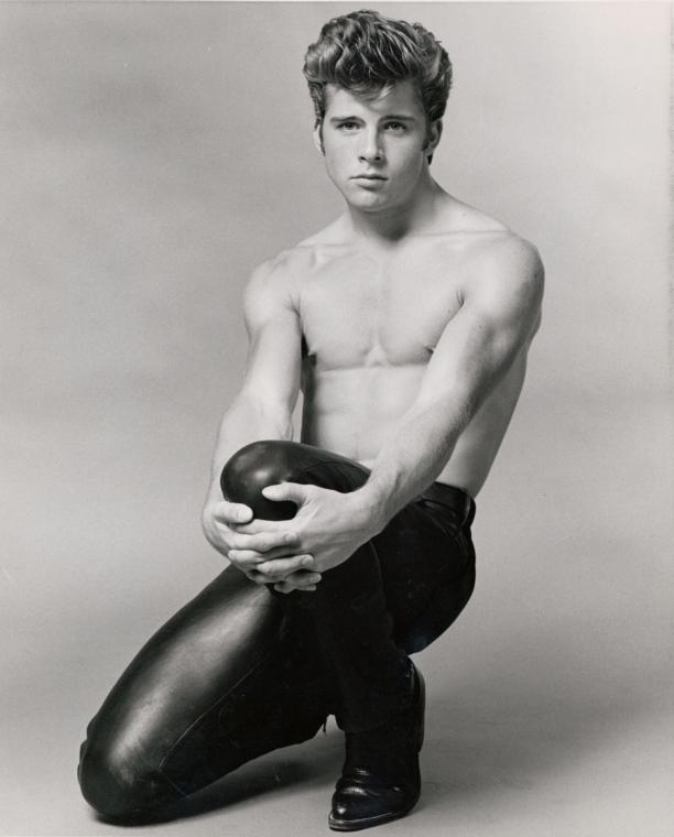 LBColby's DYNASTY Blog: Hot Pix & Sexy Video Re-Upload: MAXWELL CAULFIELD