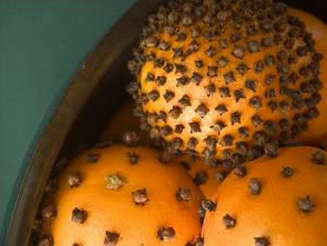 Creative Natural Ways to Fill Your Home with the Smells of Christmas