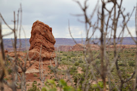 Utah: Arches & Canyonlands National Parks >> Over The Apple Tree