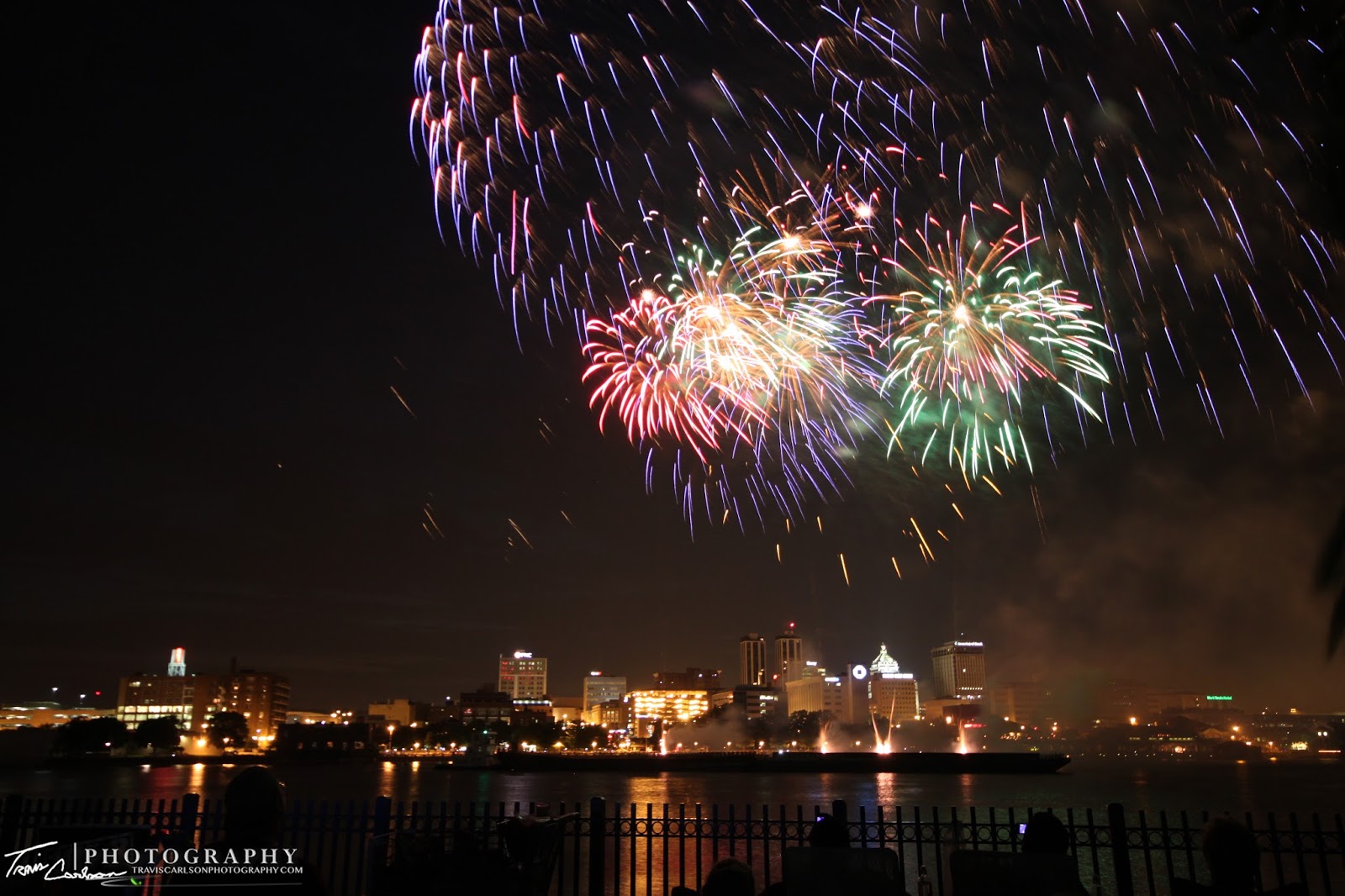 Travis Carlson Photography Blog 07/04/10 4th of July Fireworks