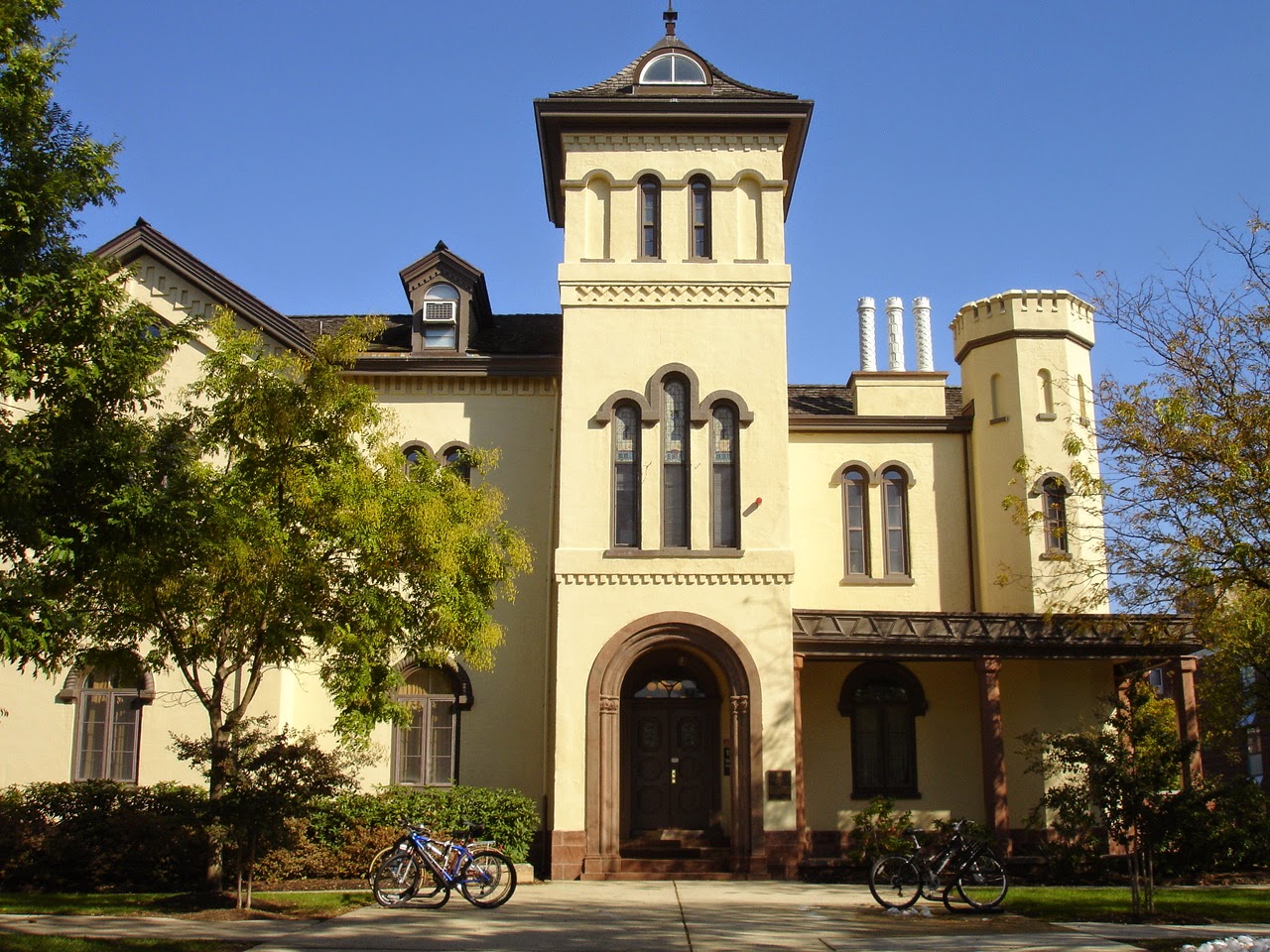 The Picturesque Style Italianate Architecture The James House