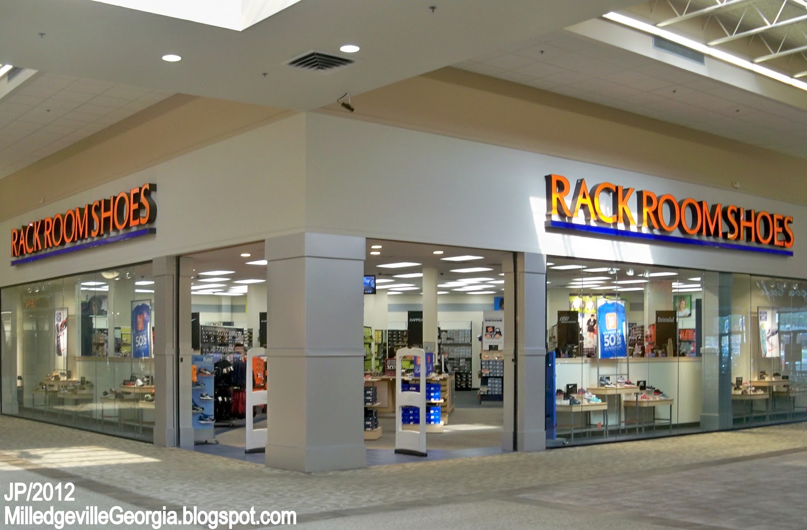 columbia mall shoe stores