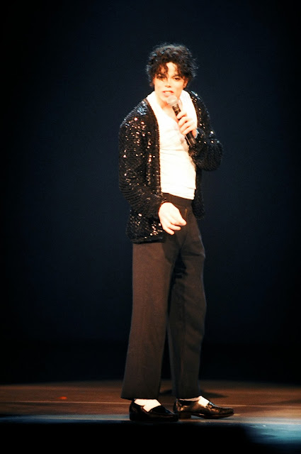 Michael+Jackson+1995+Billie+MTV+Video+Music+Awards+(4).jpg